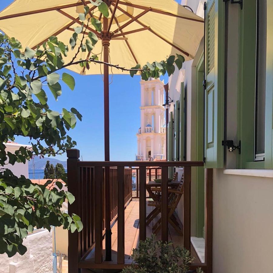 Luca'S Houses Chalki Town エクステリア 写真