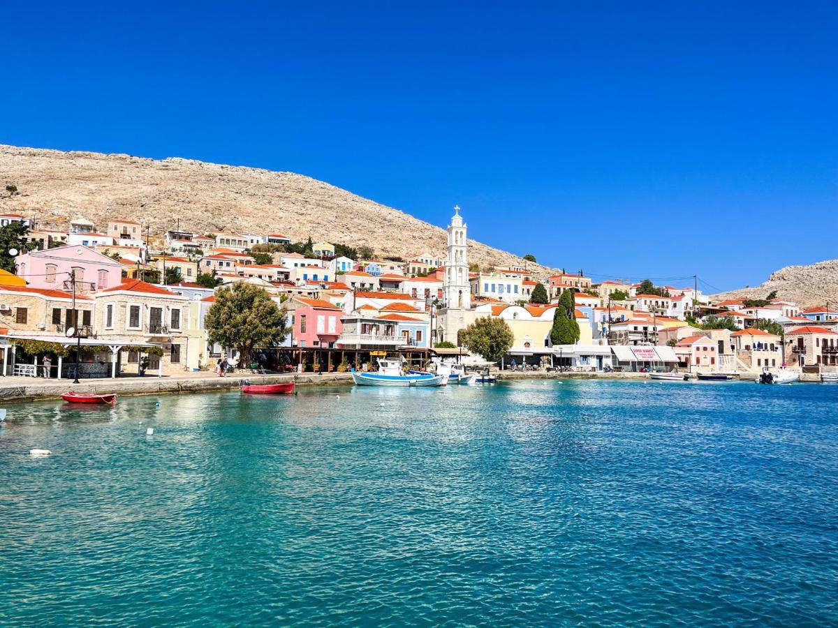 Luca'S Houses Chalki Town エクステリア 写真