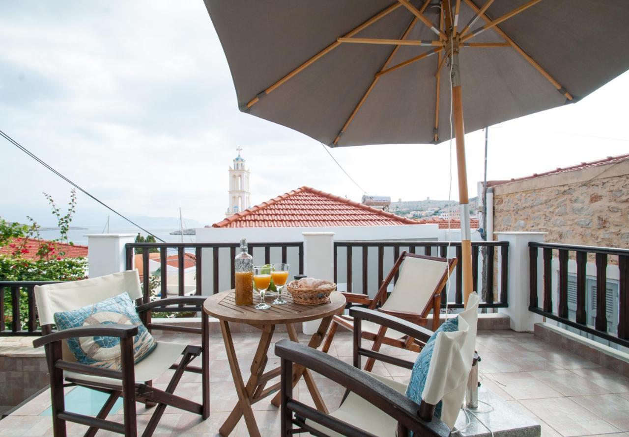 Luca'S Houses Chalki Town エクステリア 写真