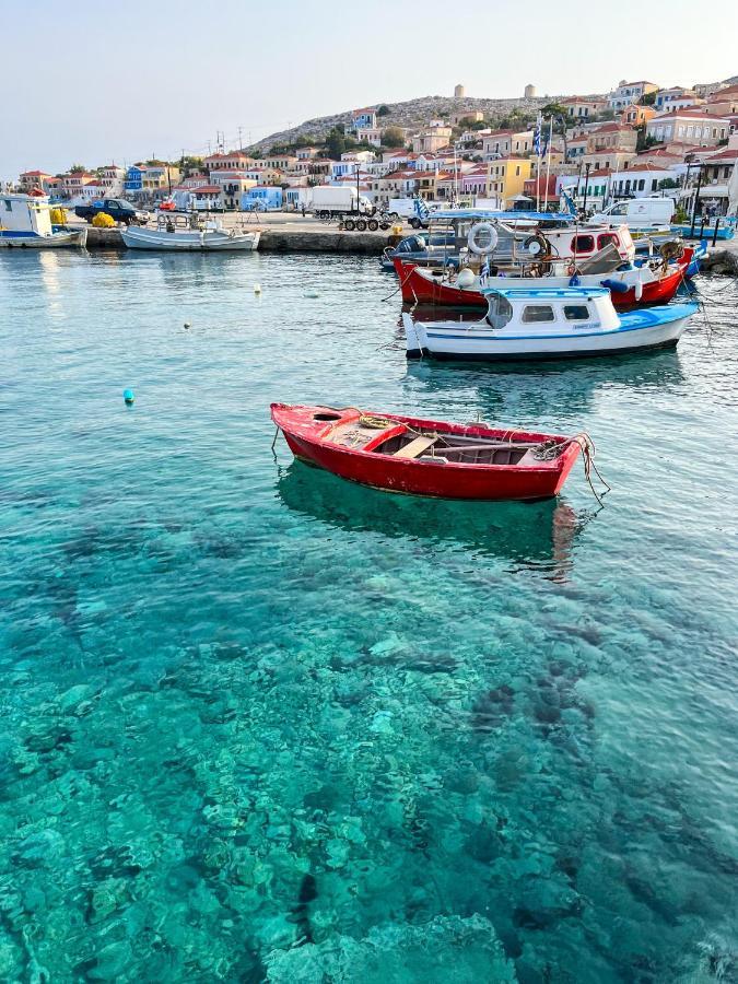 Luca'S Houses Chalki Town エクステリア 写真