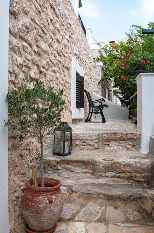 Luca'S Houses Chalki Town エクステリア 写真